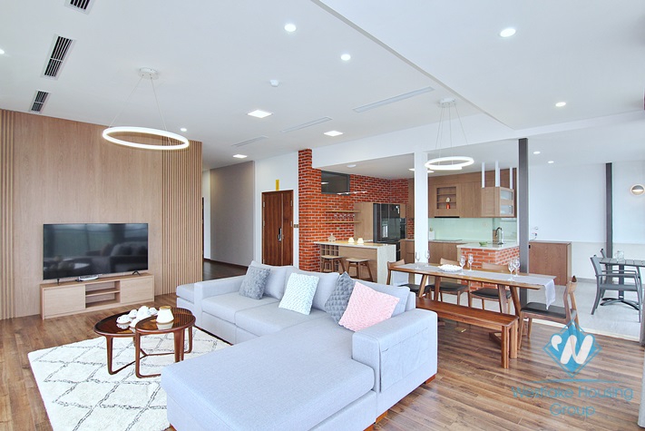 Lake view 4 bedrooms apartment for rent in Dang Thai Mai, Tay Ho, Ha Noi