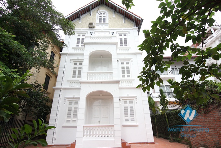 Four beds house for rent in To Ngoc Van alley, Tay Ho, Hanoi
