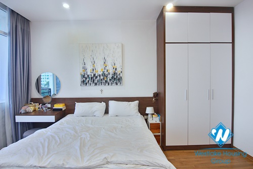 Lakeside serviced apartment for rent on Yen Phu island