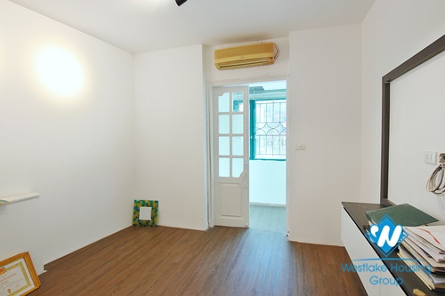 Spacious and bright 3 bedrooms apartment for rent on Au Co, Tay Ho, Hanoi