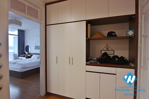 Lakeside serviced apartment for rent on Yen Phu island