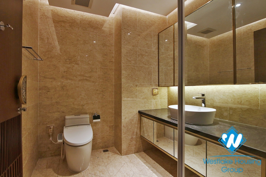 Executive luxury 4 bedrooms  PENTHOUSE in serviced apartment-hotel building, Tay Ho, Ha Noi