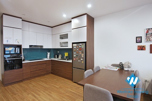 Lakeside serviced apartment for rent on Yen Phu island