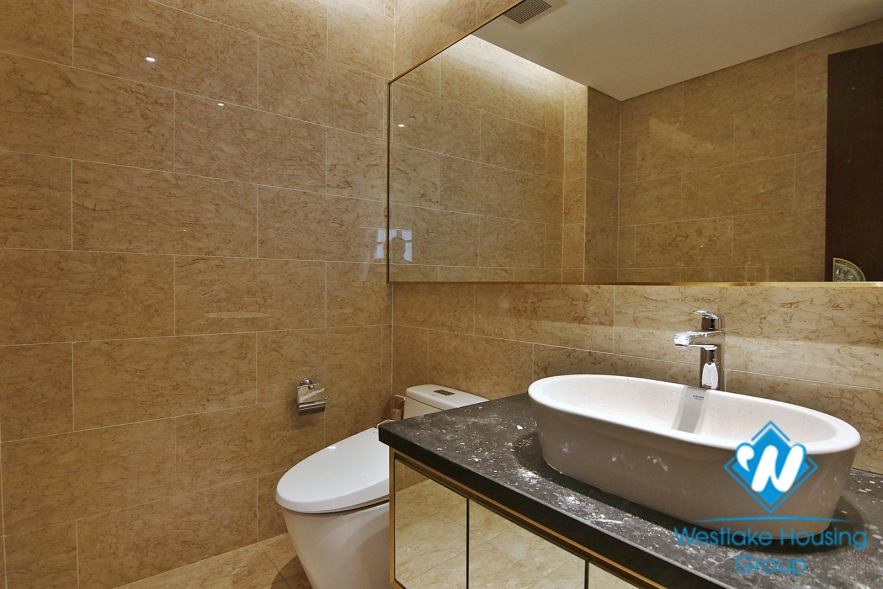 Executive luxury 4 bedrooms  PENTHOUSE in serviced apartment-hotel building, Tay Ho, Ha Noi