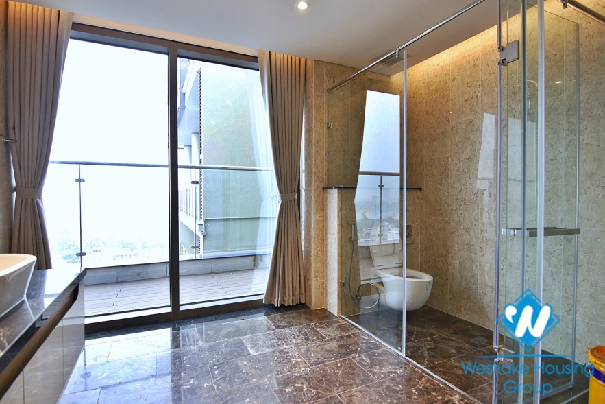President Suite PENT-HOUSE with grand living room/ reception area. Central location+full services