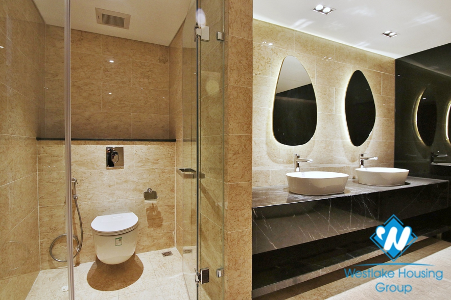 Executive luxury 4 bedrooms  PENTHOUSE in serviced apartment-hotel building, Tay Ho, Ha Noi