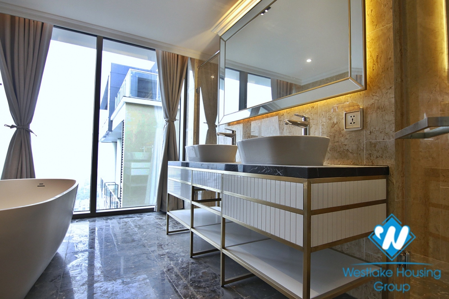 President Suite PENT-HOUSE with grand living room/ reception area. Central location+full services