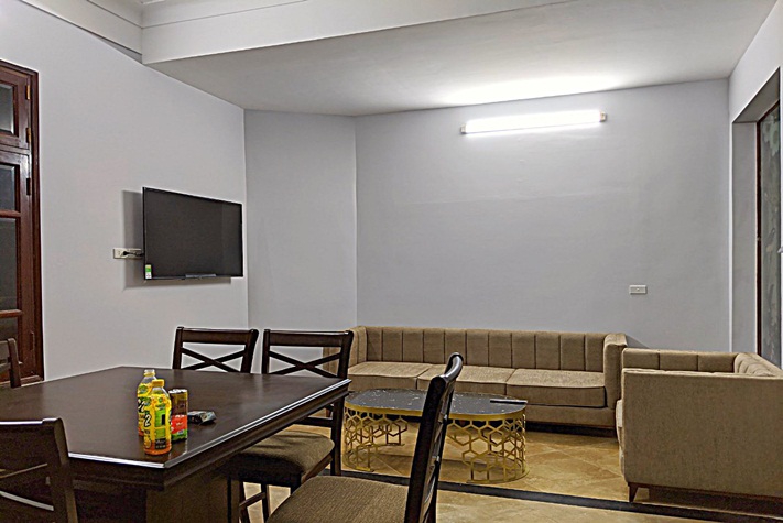 Unique style 4 bedrooms house for rent in Hoang Hoa Tham, Ba Dinh