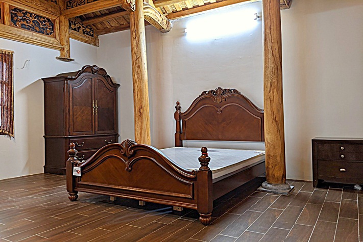 Unique style 4 bedrooms house for rent in Hoang Hoa Tham, Ba Dinh