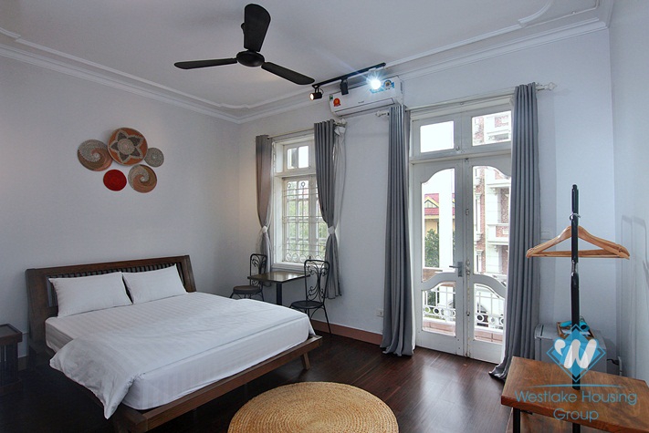 A nine-bedroom house with the view of the valley of West lake flowers