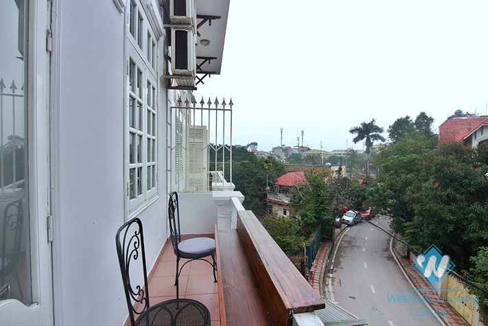 A nine-bedroom house with the view of the valley of West lake flowers