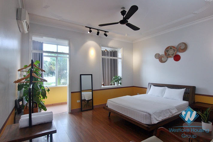 A nine-bedroom house with the view of the valley of West lake flowers