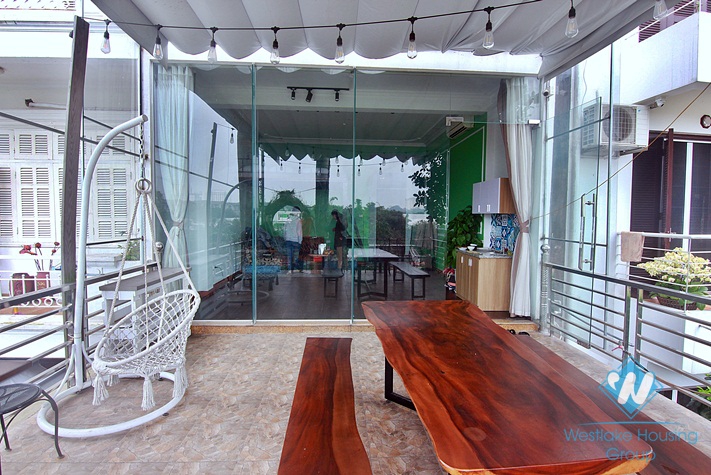 A nine-bedroom house with the view of the valley of West lake flowers