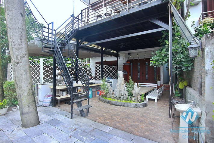 A nine-bedroom house with the view of the valley of West lake flowers