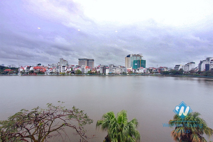 A lake view 1 bedroom apartment for rent in Tu hoa, Tay ho