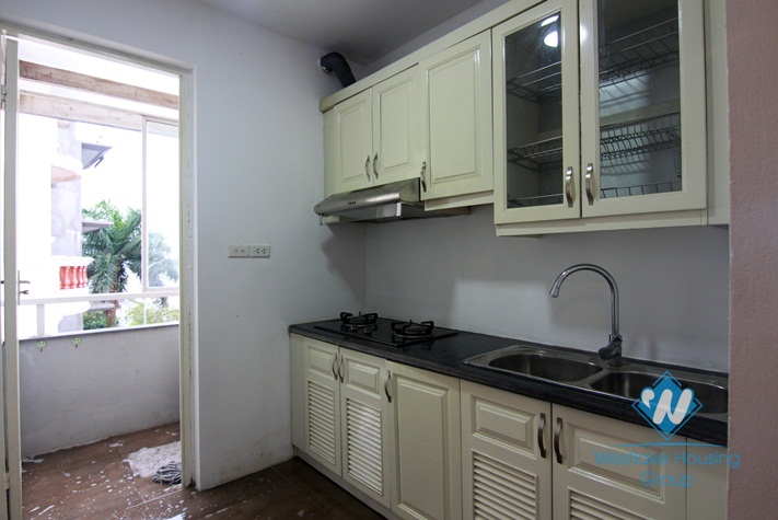 A lake view 1 bedroom apartment for rent in Tu hoa, Tay ho