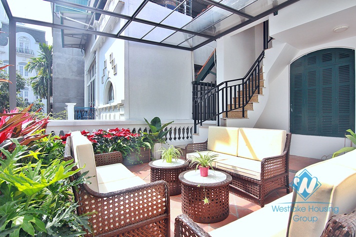 Renovated French villa for rent in Tay Ho, high ceiling, lots of outside space