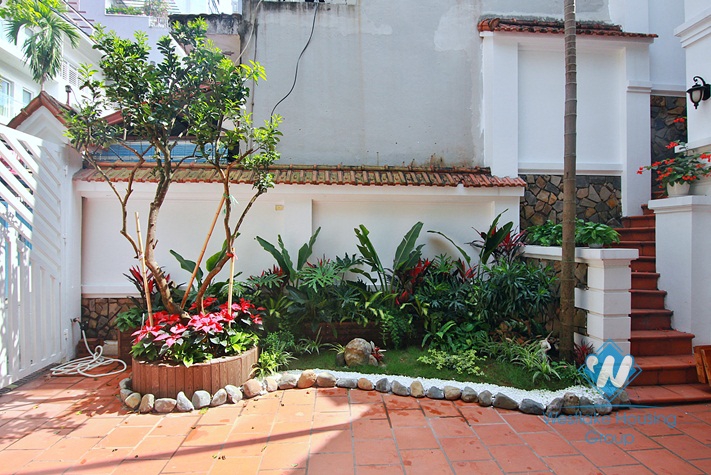Renovated French villa for rent in Tay Ho, high ceiling, lots of outside space