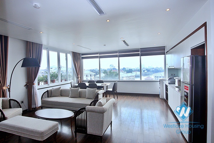 An elegant apartment on top floor for rent on Tu Hoa street