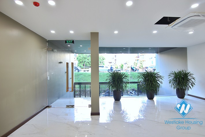 A spacious commercial space on Au Co street, Tay Ho