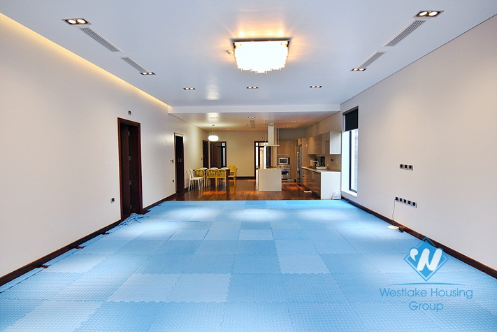Beautiful and modern 3 bedroom apartment for rent in To Ngoc Van, Tay ho, Ha Noi