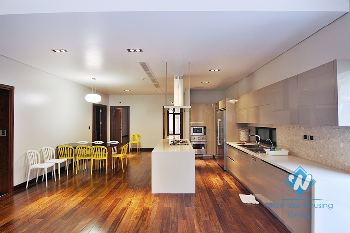 Beautiful and modern 3 bedroom apartment for rent in To Ngoc Van, Tay ho, Ha Noi