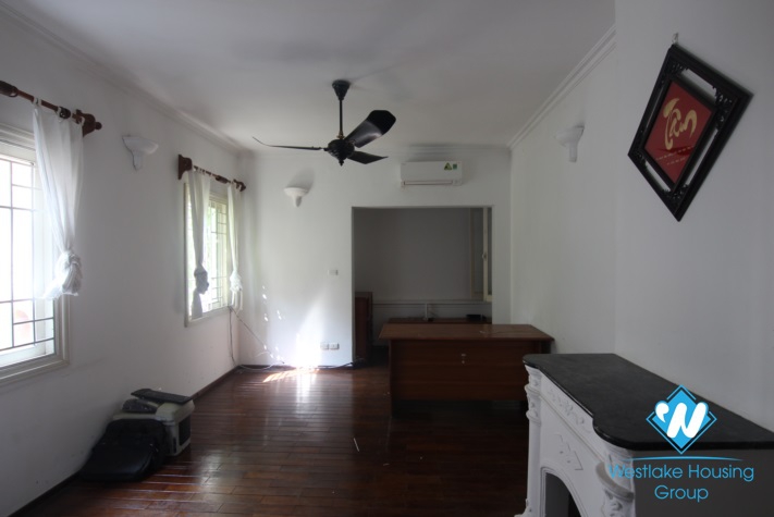 A pretty house for rent in Tu Hoa street, Tay Ho district