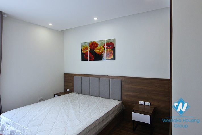 A gorgeous three-bedroom apartment facing directly to West lake on Xuan Dieu street