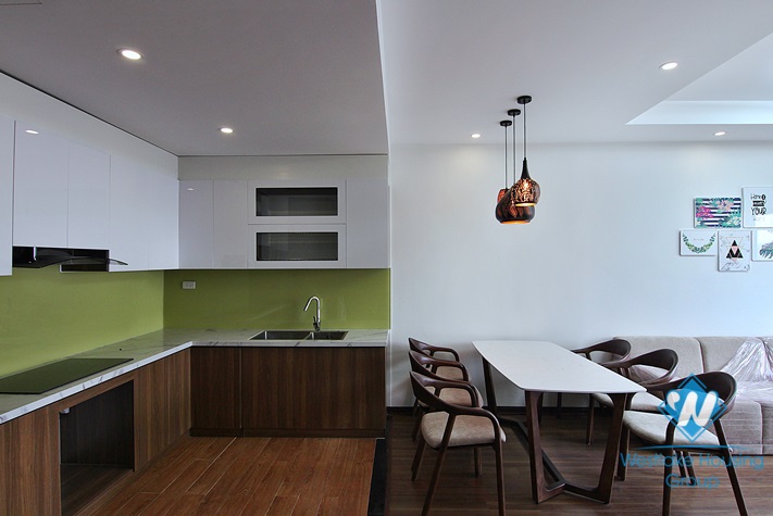 A gorgeous three-bedroom apartment facing directly to West lake on Xuan Dieu street