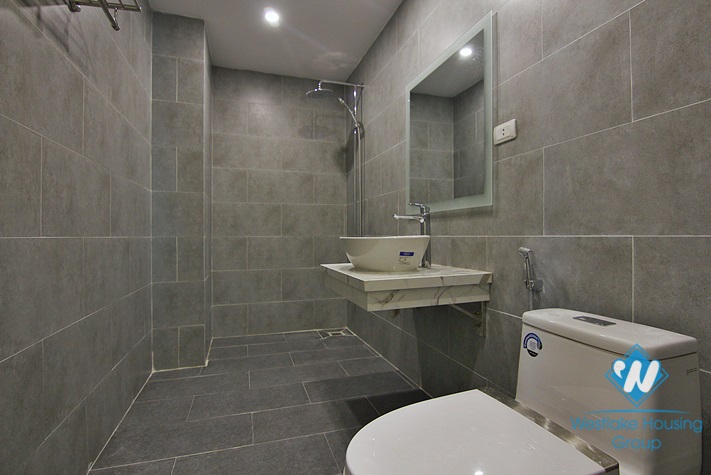 A gorgeous three-bedroom apartment facing directly to West lake on Xuan Dieu street