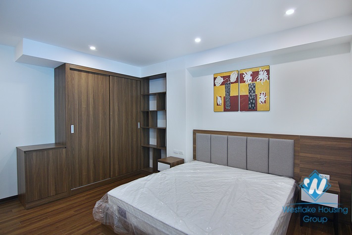 A gorgeous three-bedroom apartment facing directly to West lake on Xuan Dieu street