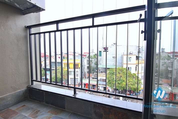 A brand-new studio with tons of light on Au Co street