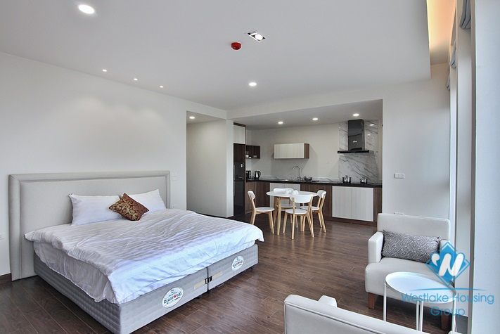A brand-new studio with tons of light on Au Co street