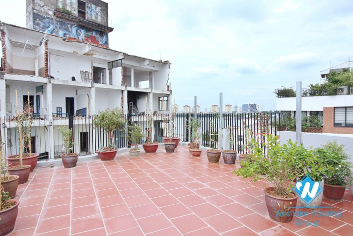 A fabulous brand- new 2 bedrooms apartment for rent with lake view in Tay Ho