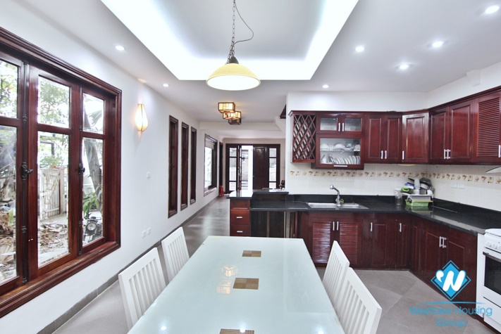 A good house for rent in Tay Ho, Ha Noi