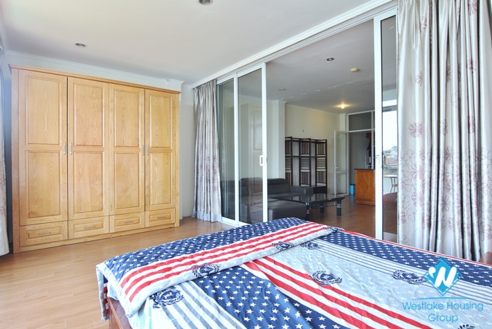 Lake view two bedrooms apartment for rent in Quang An, Tay Ho