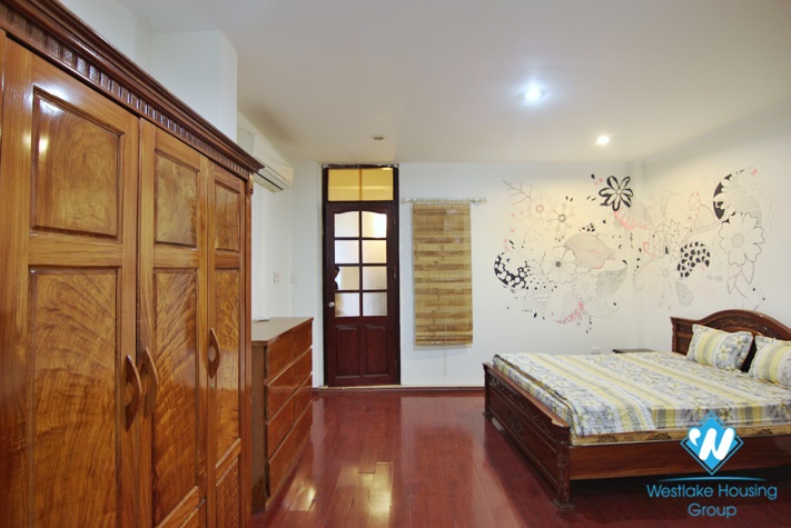 Lake view two bedrooms apartment for rent in Quang An, Tay Ho