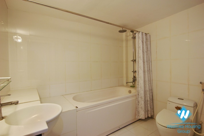 Lake view two bedrooms apartment for rent in Quang An, Tay Ho
