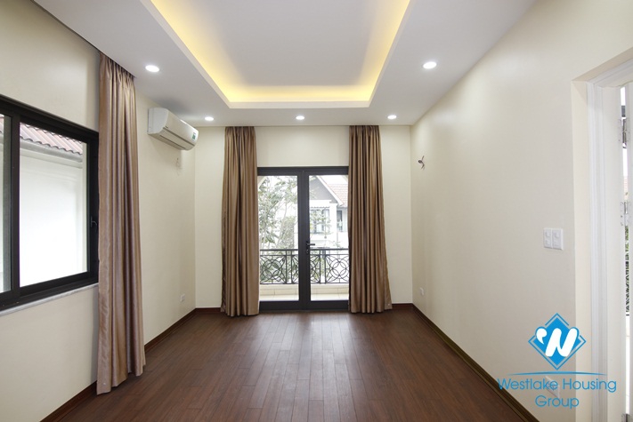 Nice villa/house in Vinhomes Reverside, Long Bien, Ha Noi for rent