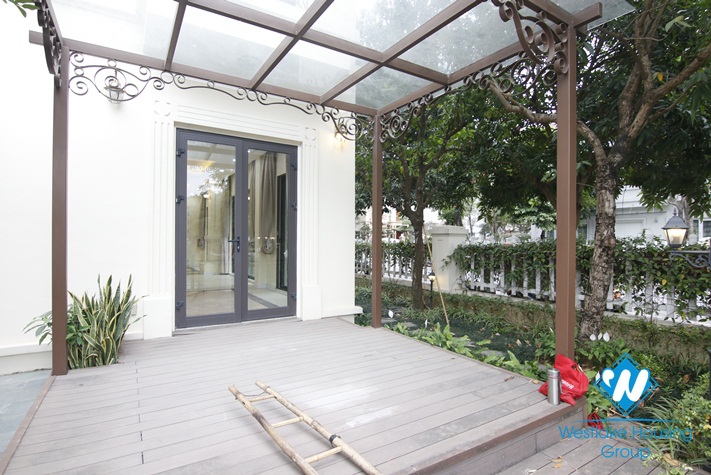 Nice villa/house in Vinhomes Reverside, Long Bien, Ha Noi for rent