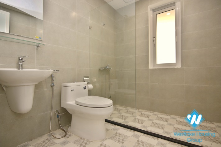Brand new villa with large garden for rent in Vinhomes Riverside, Long Bien, Ha Noi