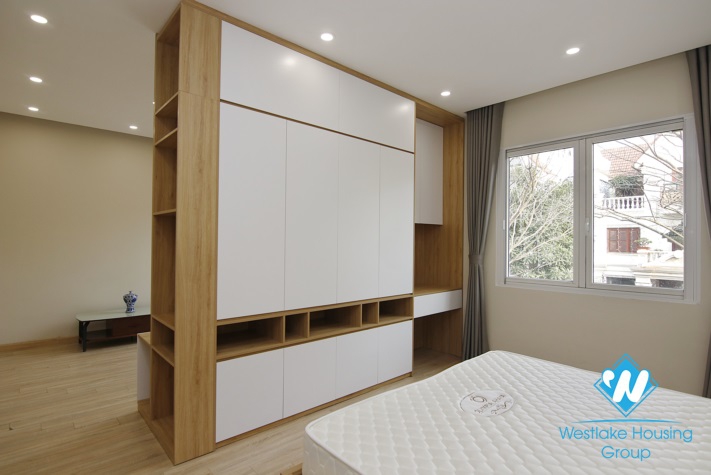 Brand new villa with large garden for rent in Vinhomes Riverside, Long Bien, Ha Noi