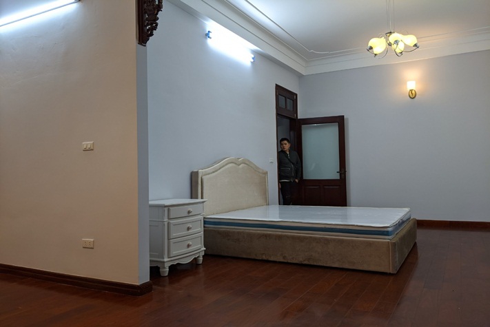 Unique style 4 bedrooms house for rent in Hoang Hoa Tham, Ba Dinh