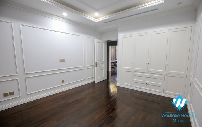 Brand-new house to let in Vinhomes Harmony Long Bien