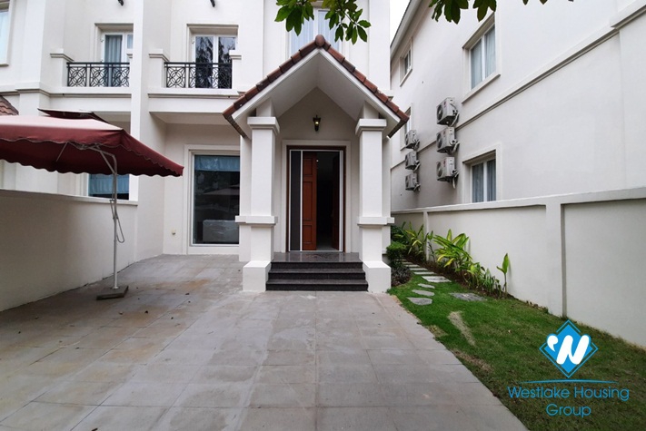 Modern unfurnished 4 bedrooms villa for rent in Vinhomes Riverside, Long Bien, Hanoi