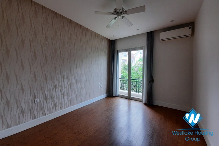 Modern unfurnished 4 bedrooms villa for rent in Vinhomes Riverside, Long Bien, Hanoi
