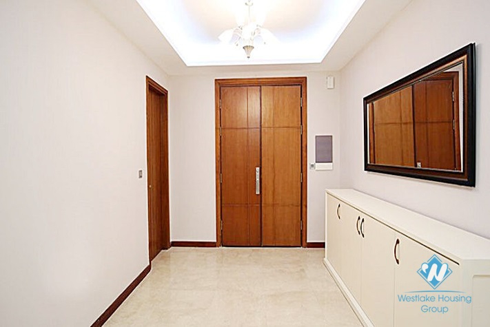 A beautiful, bright 4 bedroom apartment for rent in Ciputra