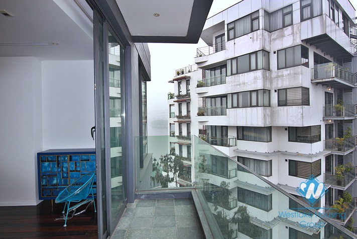 Bright and Morden 2 Bedrooms Apartments for rent in Xuan Dieu st, Tay Ho district.