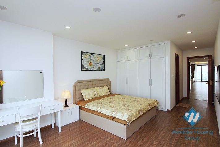 A stunning three bedrooms apartment for rent in Xuan Dieu, Tay Ho