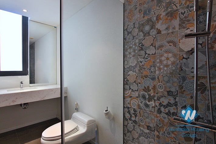 Bright and Morden 2 Bedrooms Apartments for rent in Xuan Dieu st, Tay Ho district.
